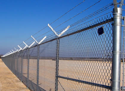 Galvanized barbed wire for agricultural and security fencing